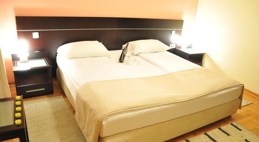 Hotel Beograd Lukavica Eksteriør bilde